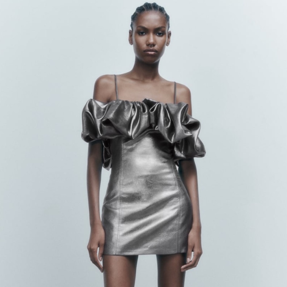 Zara VOLUMINOUS SHORT DRESS